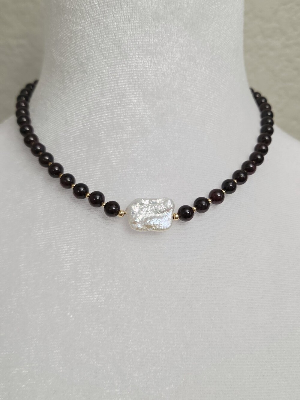 Freshwater Pearl & Dark Garnet Bead Choker Necklace